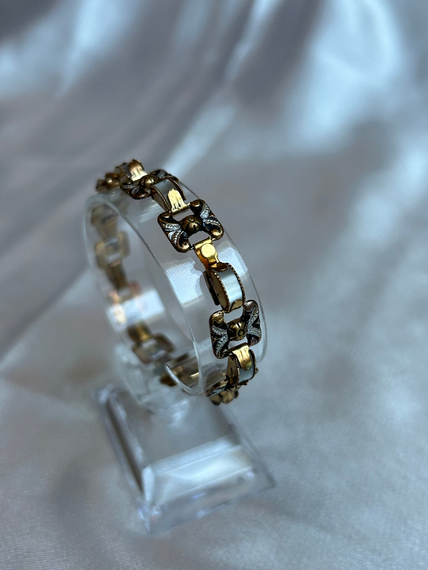 Bracelet vintage en or de Tolède fleur doré noir nacré