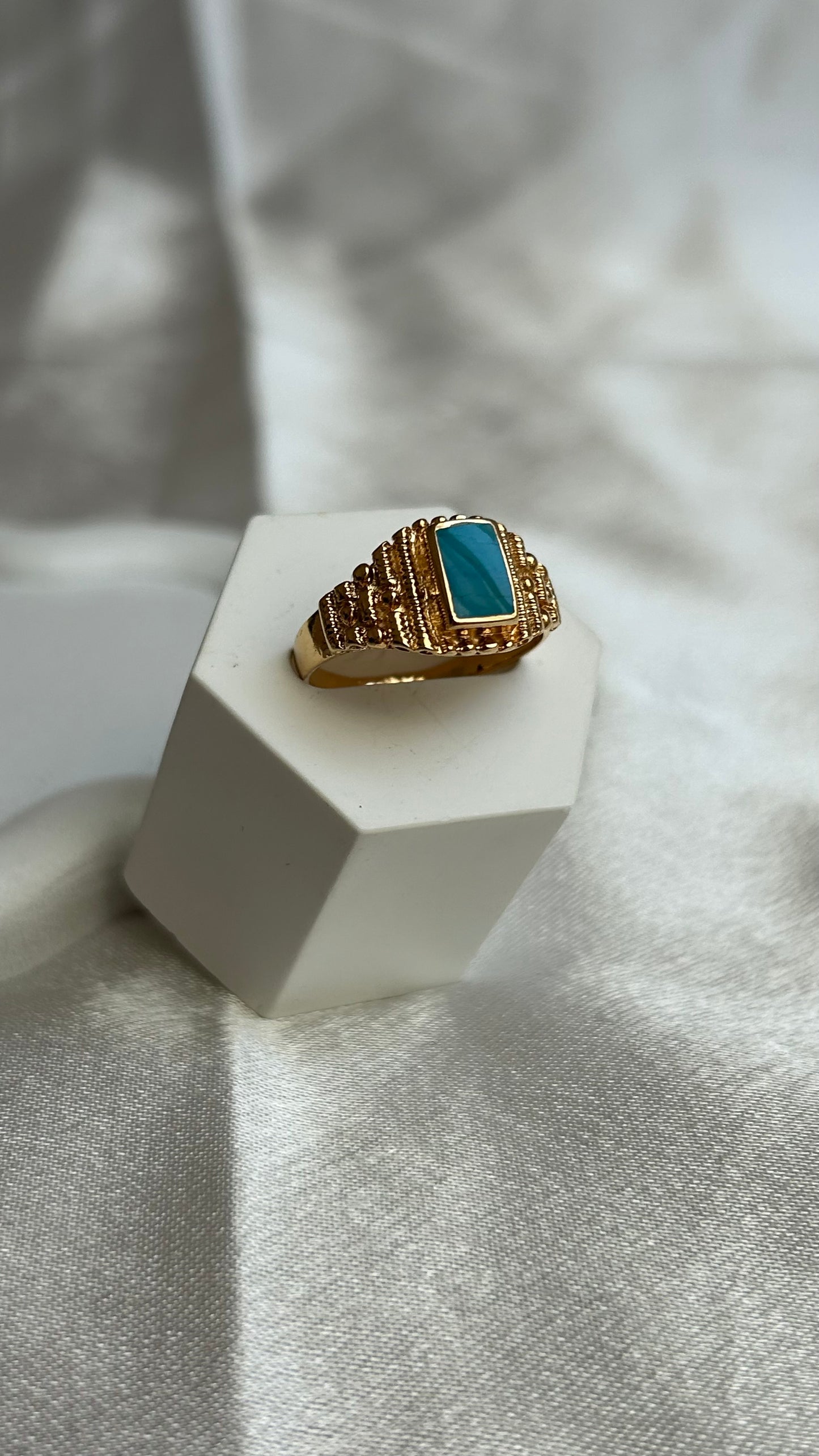 Bague chevalière plaqué or et turquoise taille 58