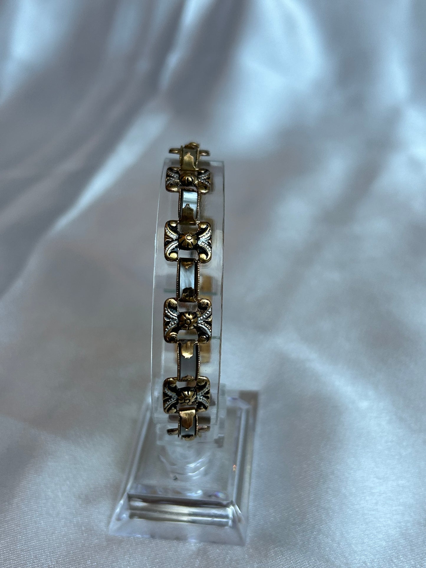 Bracelet vintage en or de Tolède fleur doré noir nacré