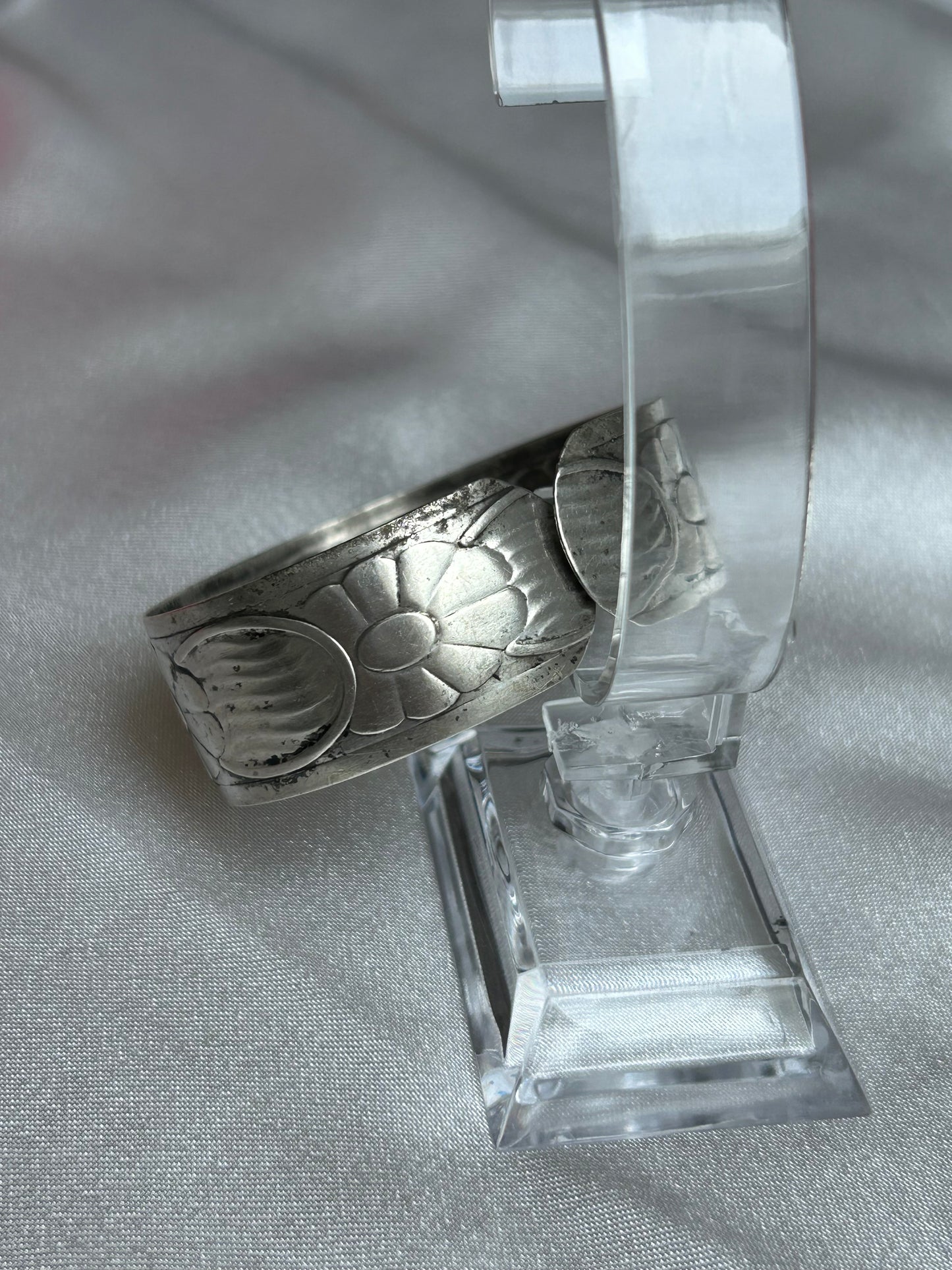 Bracelet jonc en argent vieilli