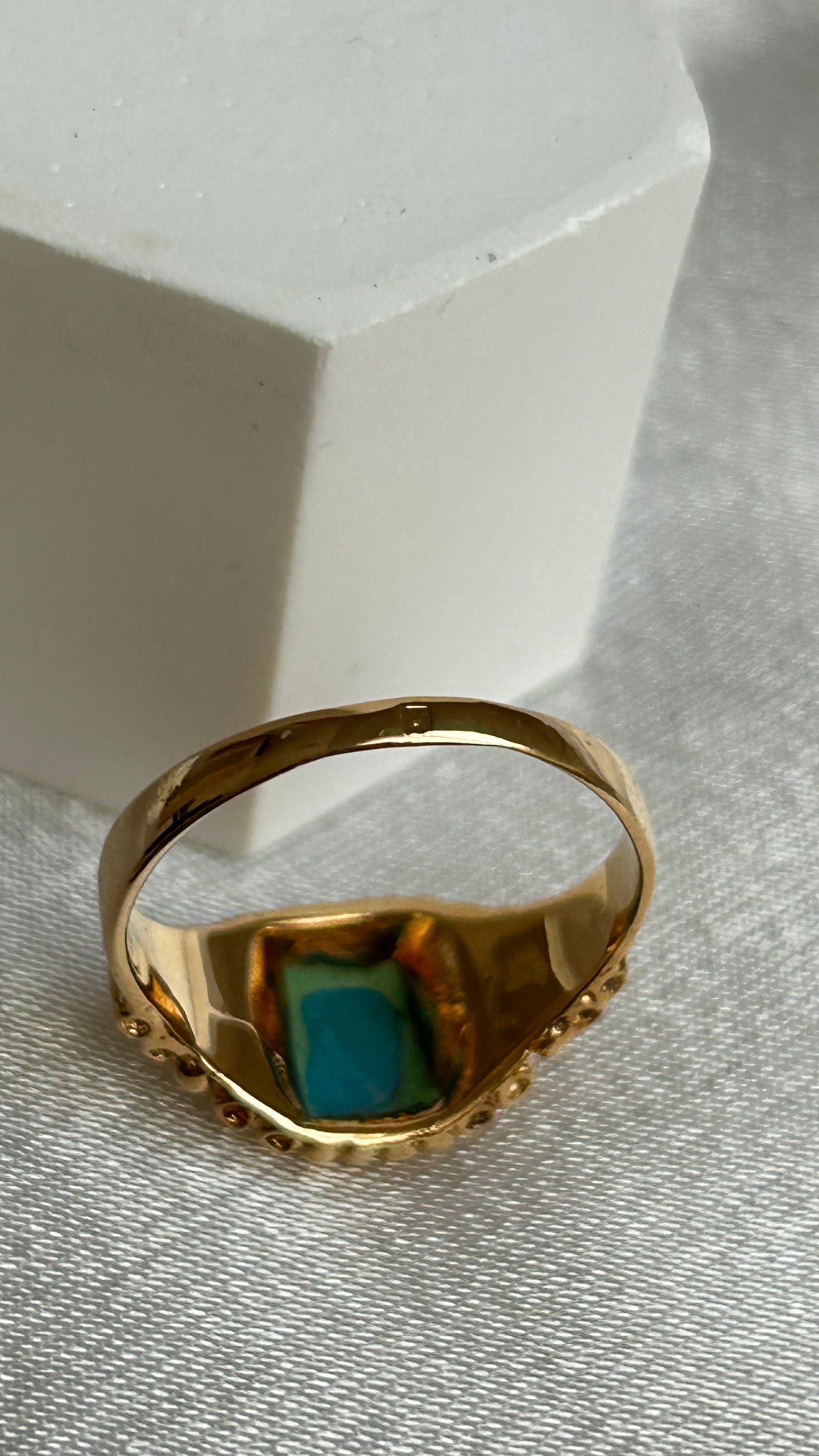 Bague chevalière plaqué or et turquoise taille 58