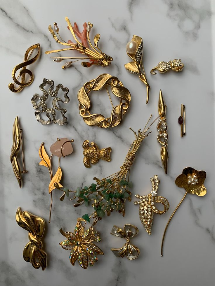 Broches