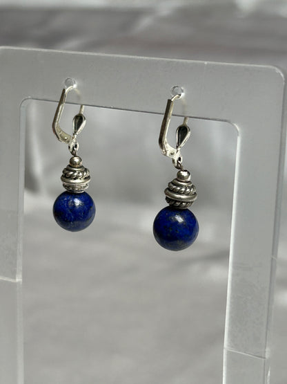 Boucles d’oreilles style dormeuses en argent et pierre bleu